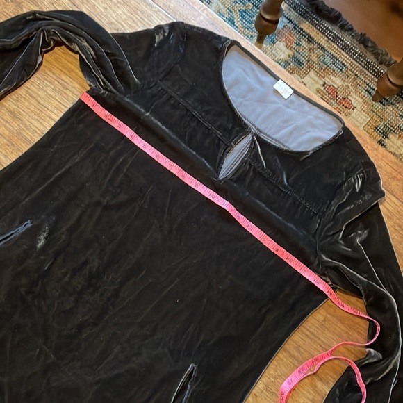 Poetry Dress Velvet Deep Olive Green color. Size 10. - Picture 9 of 14